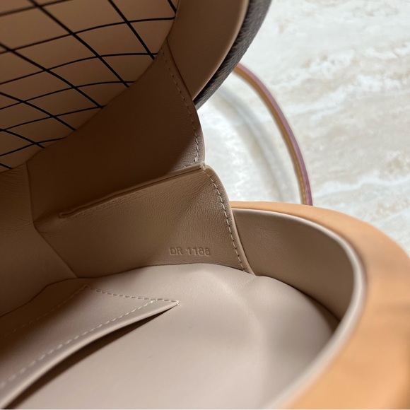 Louis Vuitton Monogram Canvas Petite Boite Chapeau Box Bag. - Picture 5 of 6